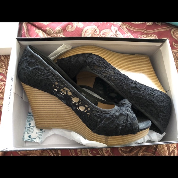black lace wedges